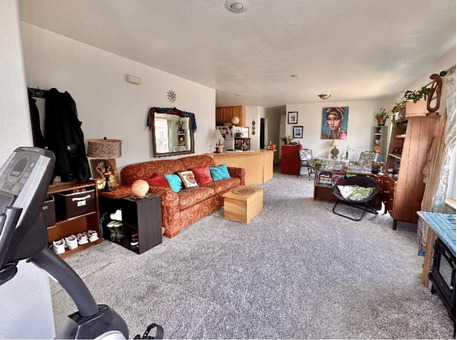 Fully Furnished Room for Rent in Boho Household