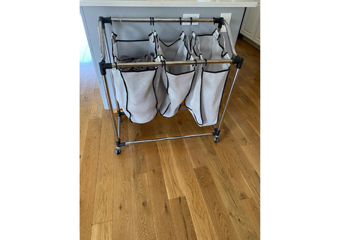 Laundry bag system 