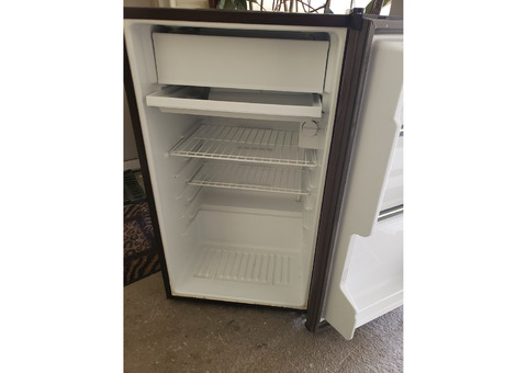 Sm Sanyo refrigerator 