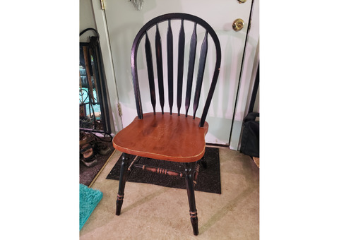 2 sold wooden chairs 