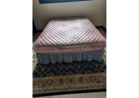 QUEEN PLUSH-TOP MATTRESS, BOXSPRING & BED FRAME FOR SALE: $199.00