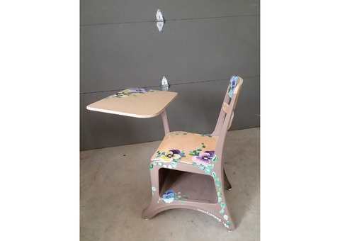 Adorable Tole Painted Midcentury/Retro Student School Desk