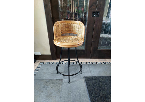 Danny Ho Fong Style 1960s Mid-Century Modern Wicker Swivel Bar Stool