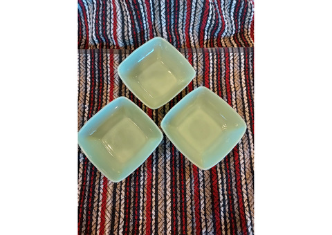 Pristine Vintage 1940s-1950s Fire-King Jadeite Dishware for Sale