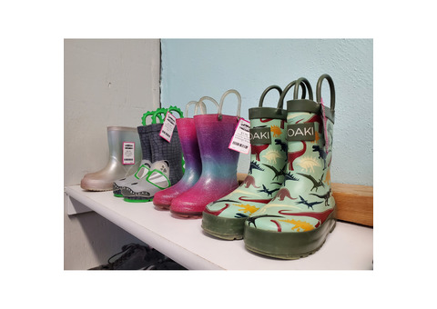 Successful downtown consignment shop for sale! 