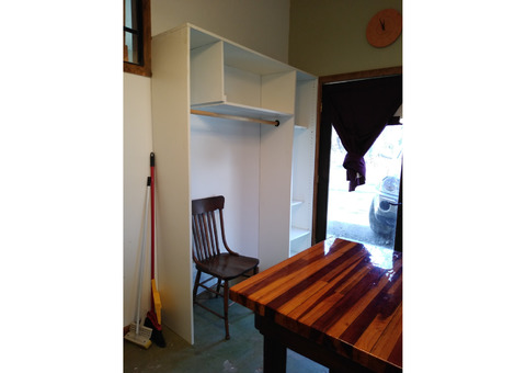Cozy 600 sq ft 1-Bedroom Micro Home with Full Kitchen 2 Miles from Downtown Sandpoint