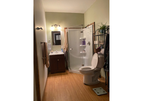 Cozy 600 sq ft 1-Bedroom Micro Home with Full Kitchen 2 Miles from Downtown Sandpoint