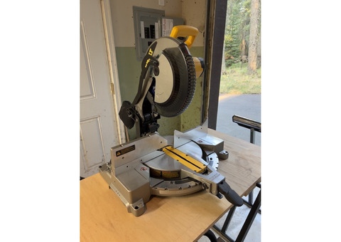 COMPOUND MITER SAW & FOLDING SAW SUPPORT STAND