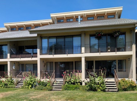 2+ bedroom 2 bath Condo Del Sol for rent