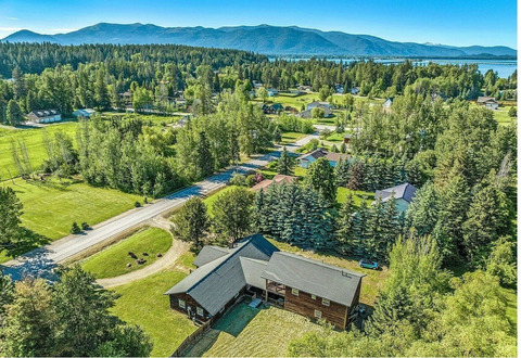 Great little vacation home in Comeback Bay with area launch privileges