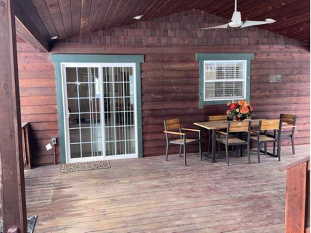 Great little vacation home in Comeback Bay with area launch privileges