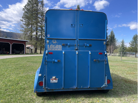 1992 Logan Malibu Horse Trailer